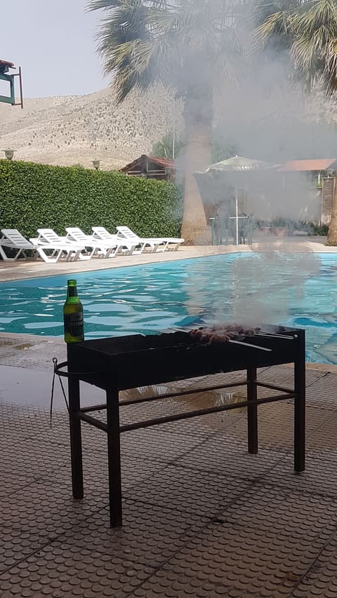 Nareg's Pool — photograph 3