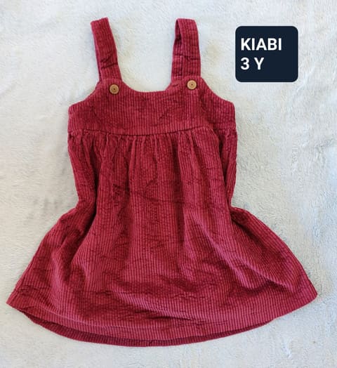 JULIE SHOP — photograph 5