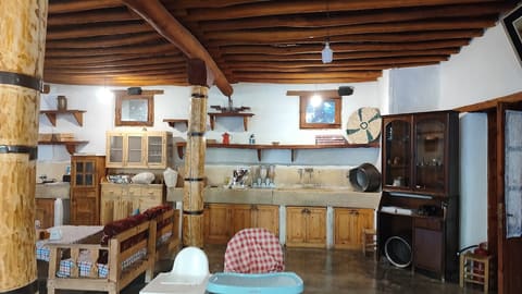 Al Khan Al Makssoud Restaurant — photograph 6