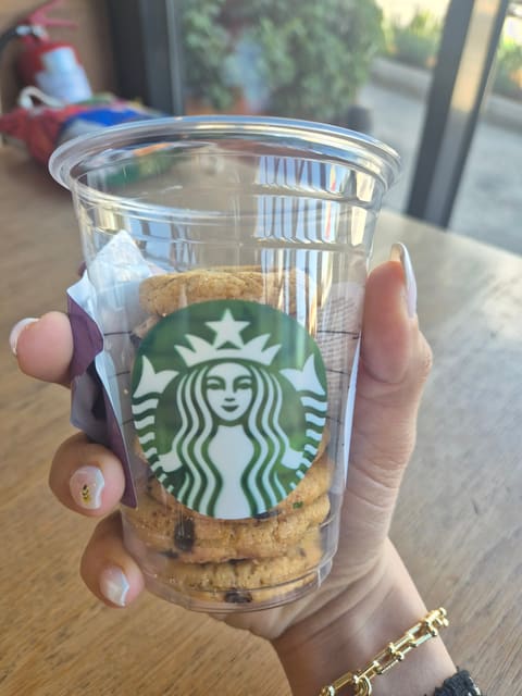 Starbucks — photograph 4