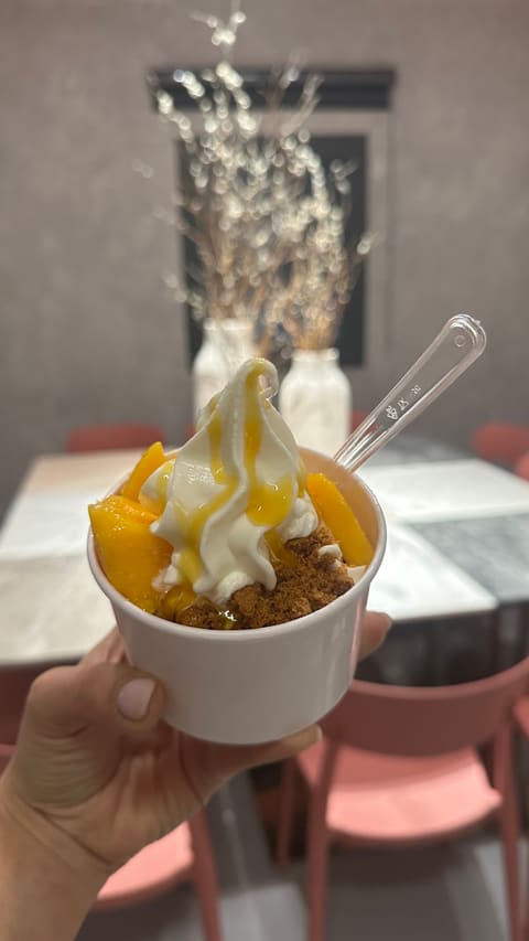 Giftbox cafe — photograph 5