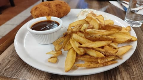 Hollywood Cafe — photograph 5