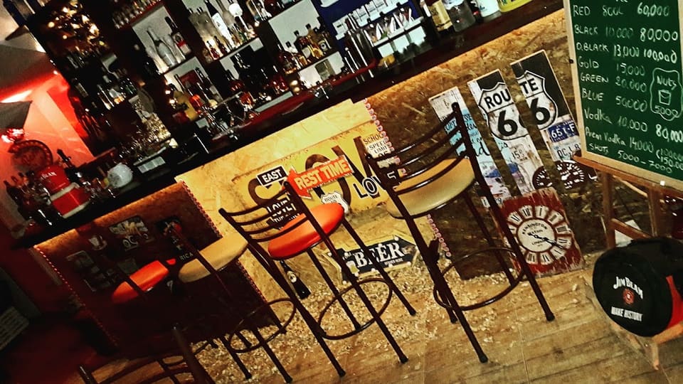 O'clock Coffee Shop & Pub