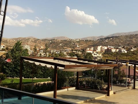 Mashhour Restaurant — photograph 3