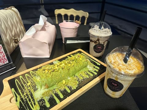 Crepe N Boba vibes — photograph 4