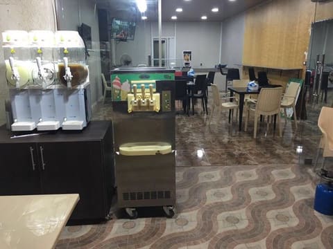 All fresh café — photograph 3