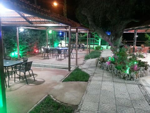 Mataam w Montazah Alb Al Amar — photograph 4