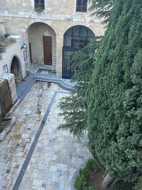 Kaniset Saydet Al Niyah Lil Roum Al Katholik — photograph 2
