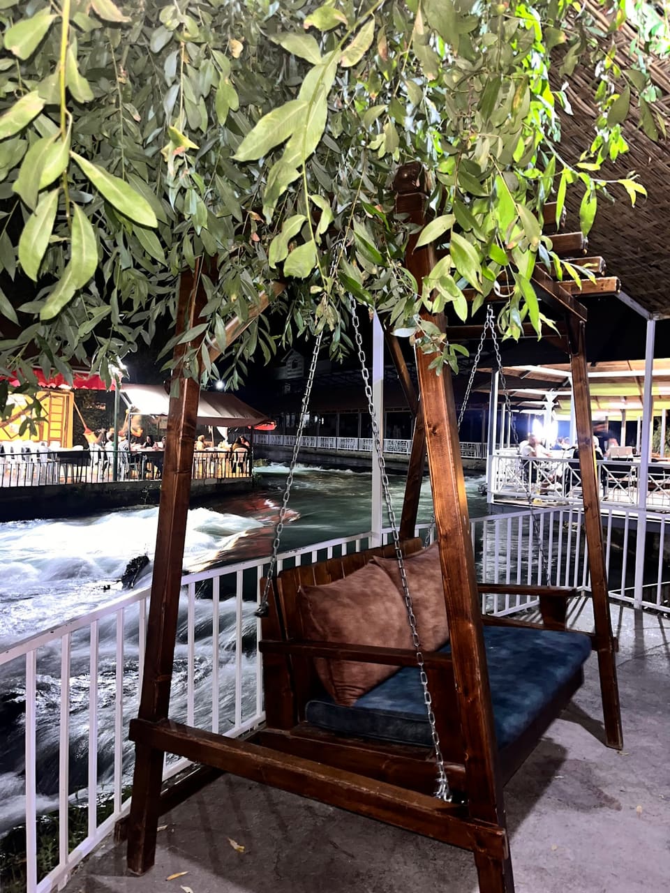 Rotana al assi