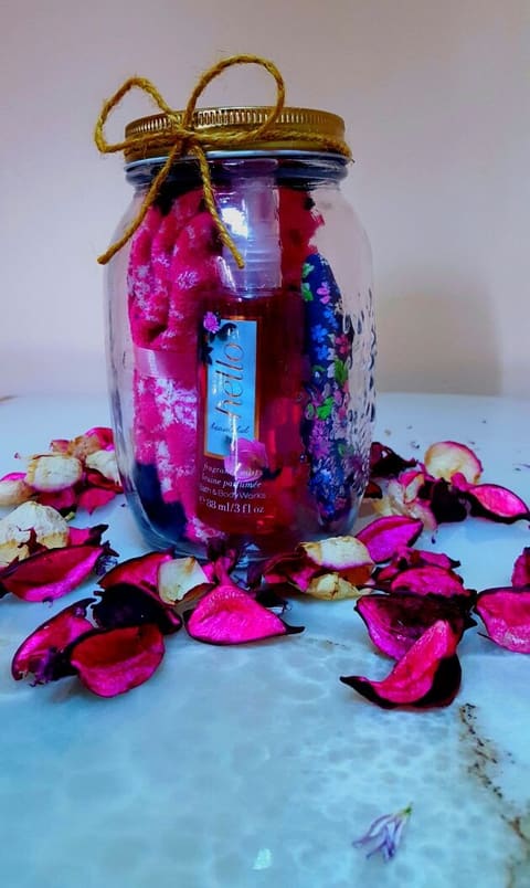 Giftoux souvenirs — photograph 2