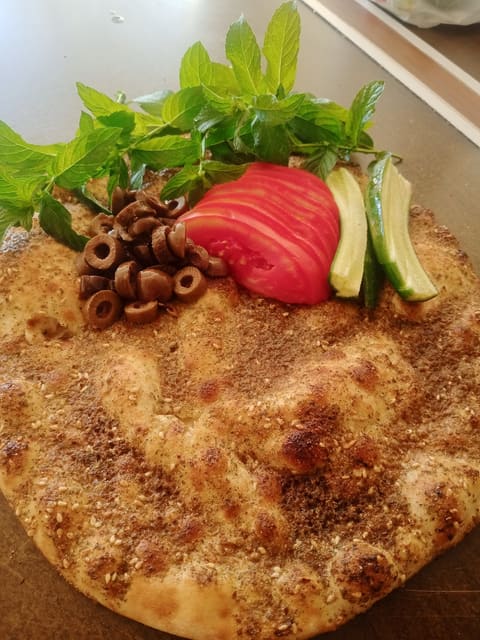 Bakery w Maajnat El Fakhariyeh — photograph 2