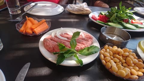 Sakhret Al Shallal — photograph 2