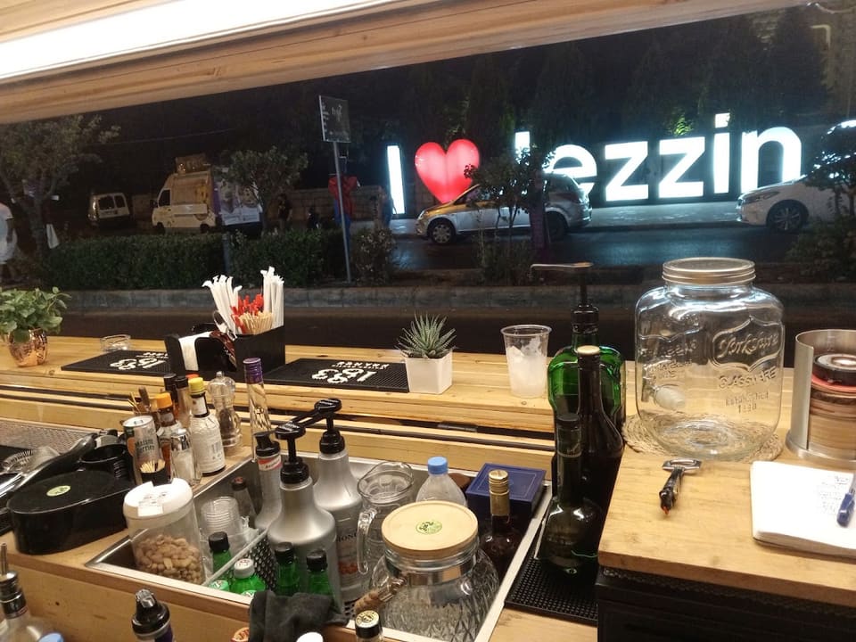Joe's Bar