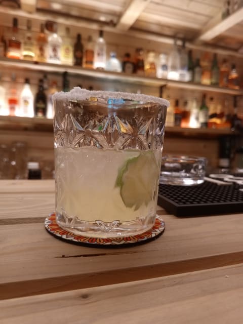 Joe's Bar — photograph 4