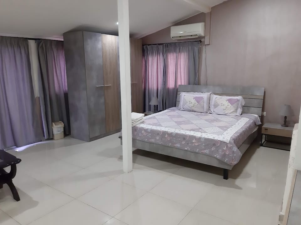 Issa Hotel Palace