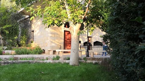 St. Charbel & Rafqa Church — photograph 6