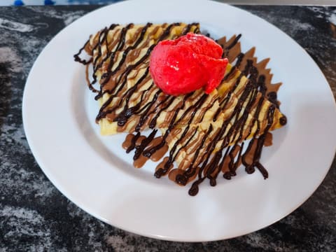 Q9-cafe — photograph 2
