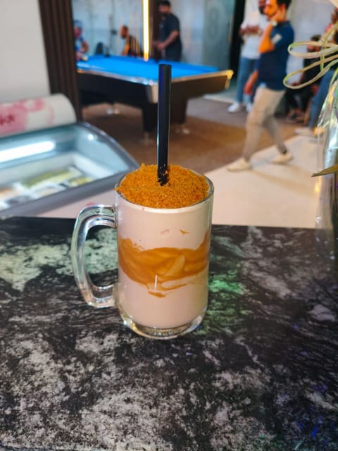 Q9-cafe — photograph 4