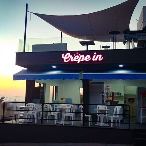 Crepe In — photograph 4