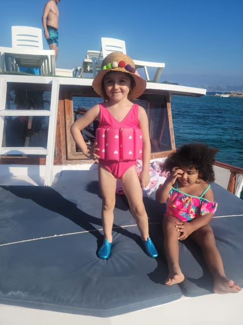 Tourist boat trip — photograph 6