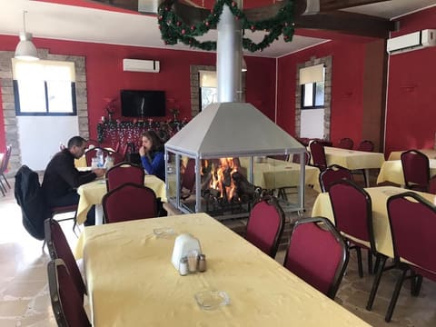 Wadi Al bouhayra Restaurant — photograph 4