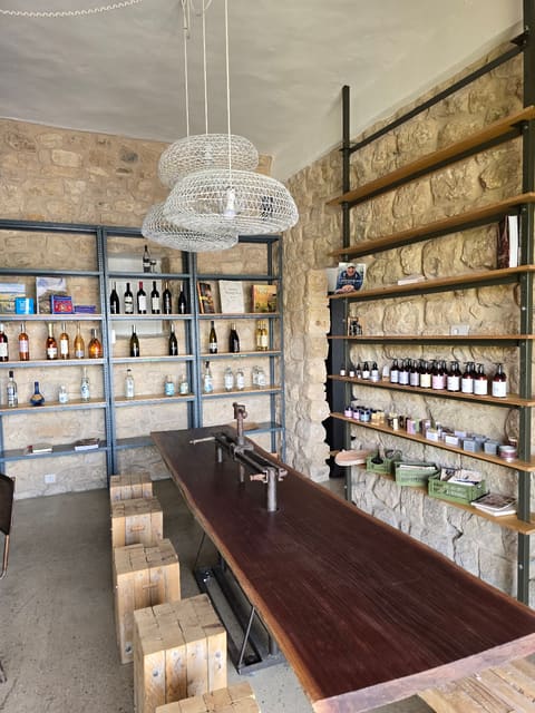 Vine Wine Bar & Deli — photograph 3