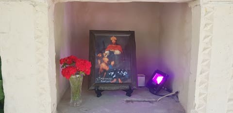 Well Of Mar Nohra — photograph 2