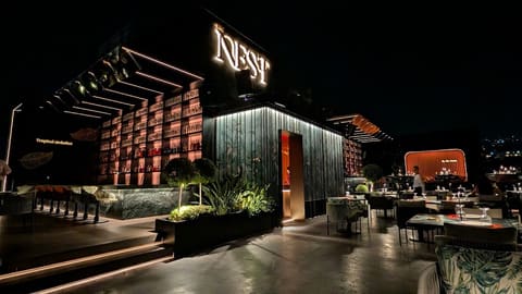 The NEST Restaurant & Lounge Bar — photograph 6