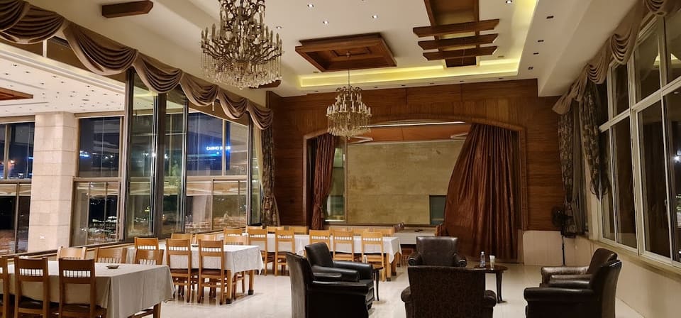 Manarat Al Khalij - Restaurant