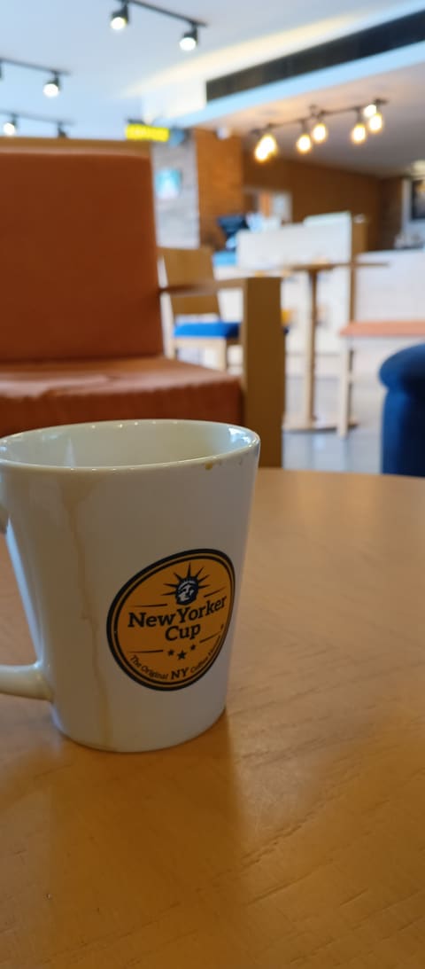 New Yorker Cup — photograph 6