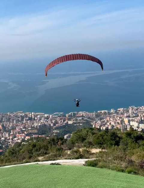 PARAGLIDING - EXIT TO NATURE — photograph 5