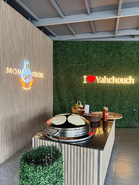 MOM-ouche — photograph 3