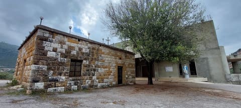 St Antonios Church — photograph 2