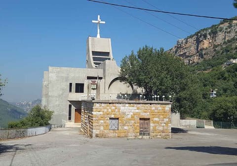 St Antonios Church — photograph 5