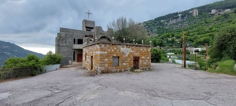 St Antonios Church — photograph 6
