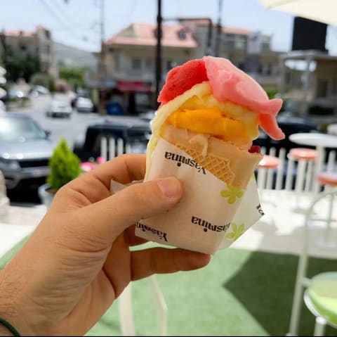 Yasmina Ice Cream — photograph 2