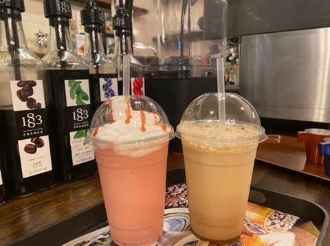 Mood Coffee Shop — photograph 3