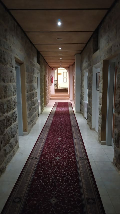 Valley View Hotel - Hammana — photograph 6