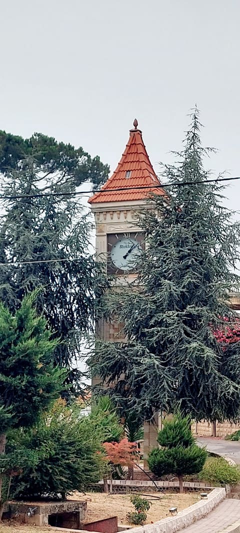 Saet Btekhnay — photograph 2