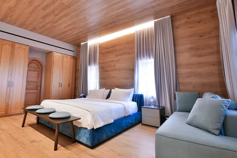 KCOR Hotels — photograph 2