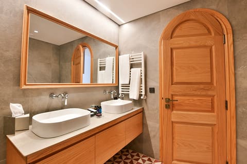 KCOR Hotels — photograph 4