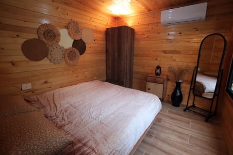 The Cherry Cabin — photograph 2