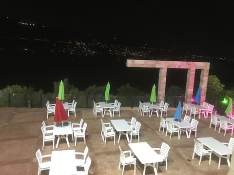 AL KAREZ resort - Kafarmatta — photograph 6