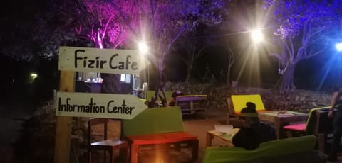 Fizir cafe — photograph 2
