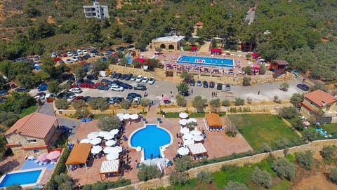 Aura Resort — photograph 3