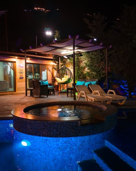 Euphoria Pool House — photograph 4