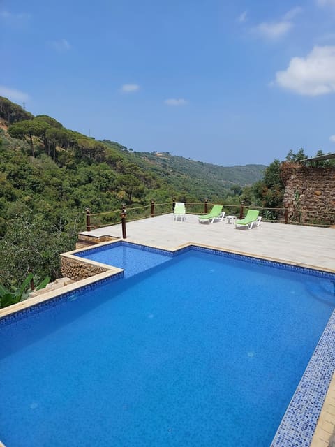 Mountain pool — photograph 2