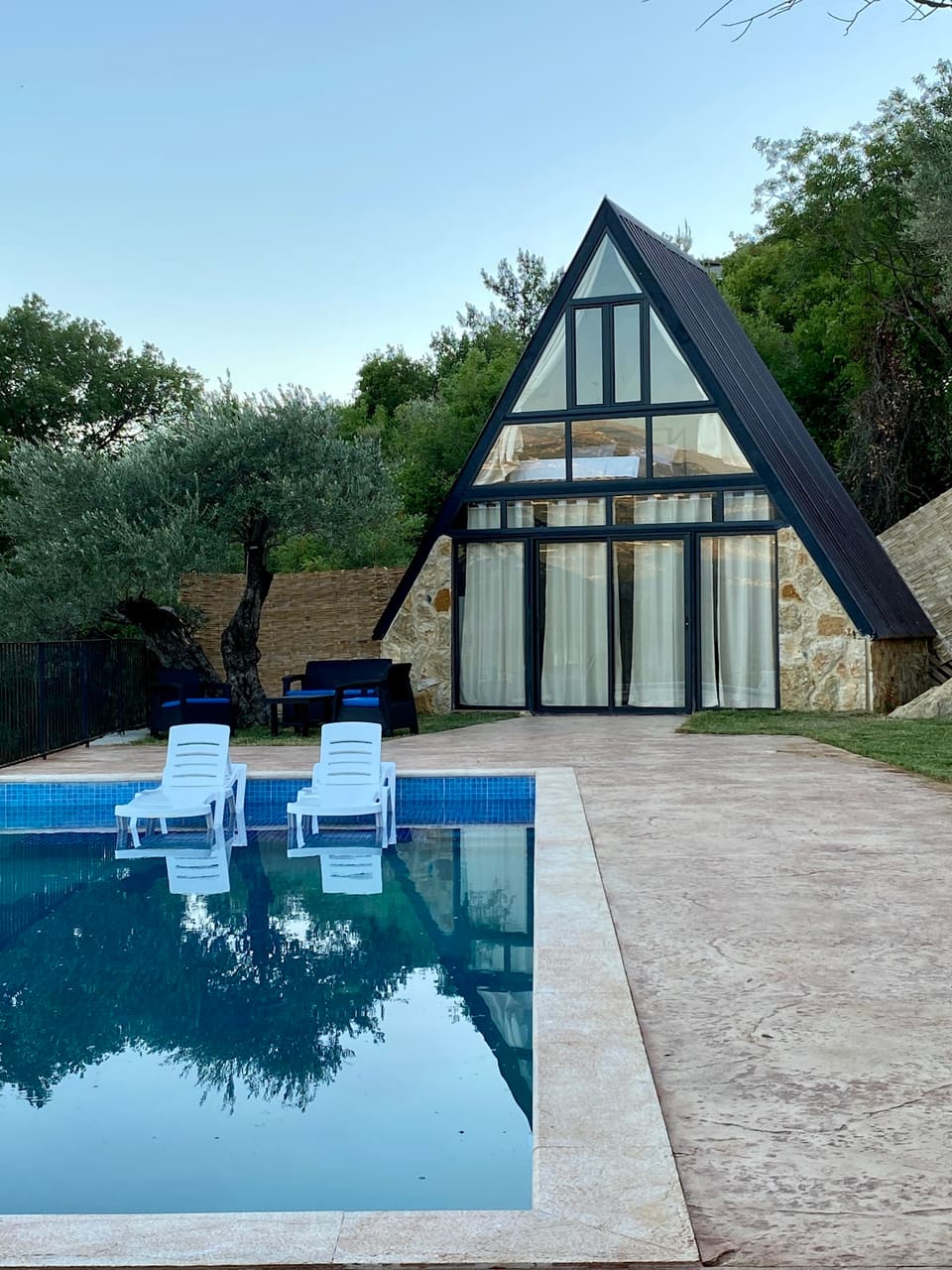 A-LODGE private pool house