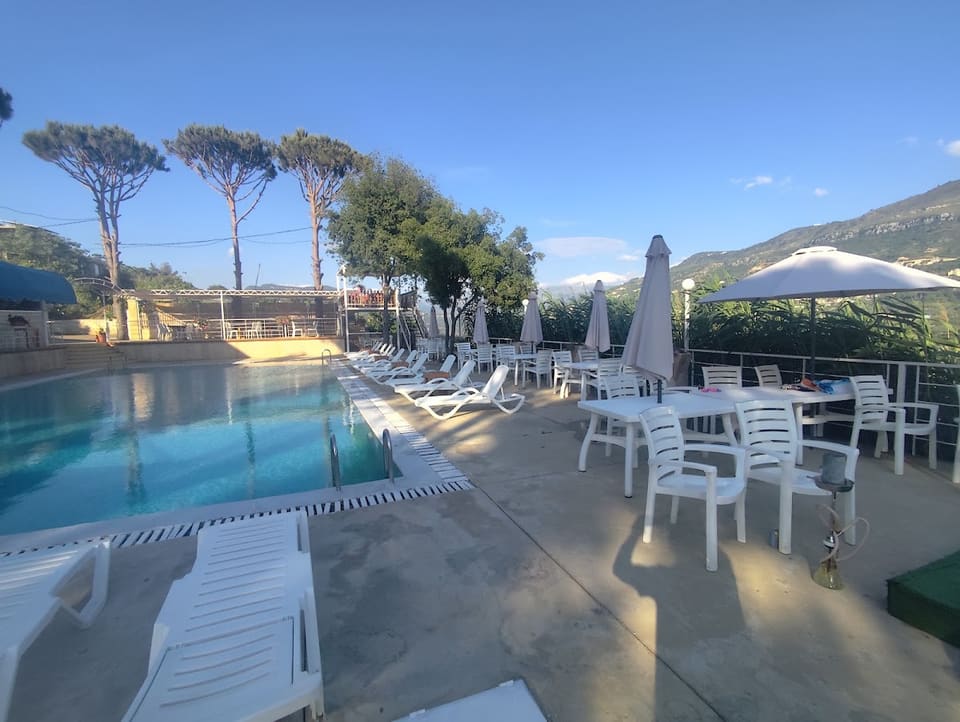 Venus Resto Pool