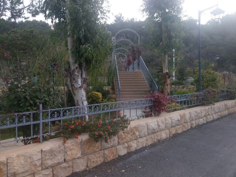 Abey Public Park — photograph 4